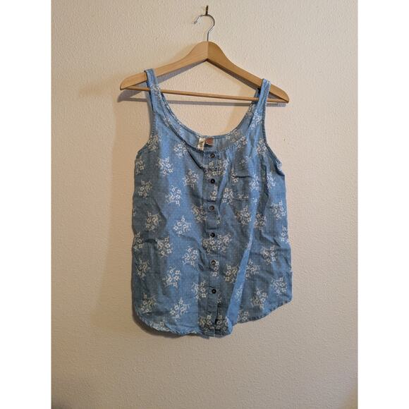 womens size small tank top bundle - Picture 3 of 6